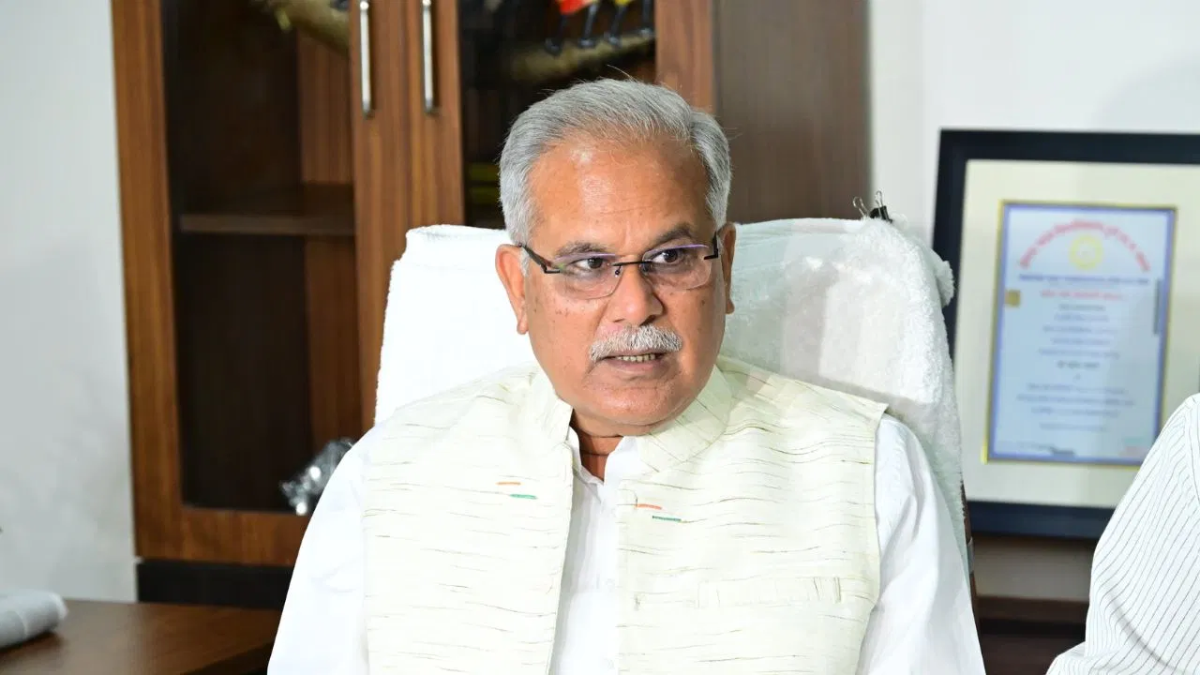 भूपेश बघेल के घर छापेमारी